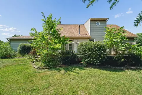 Exterior - 263 Clark Dr, Circleville, OH 43113 photo 6 of 14