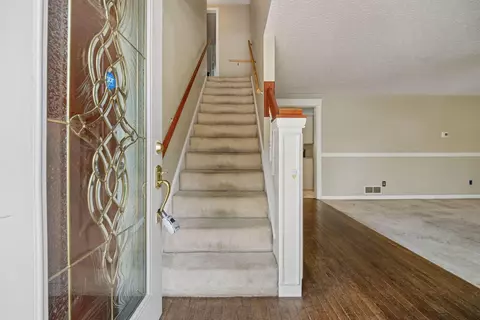 Entry Way - 263 Clark Dr, Circleville, OH 43113 photo 4 of 4