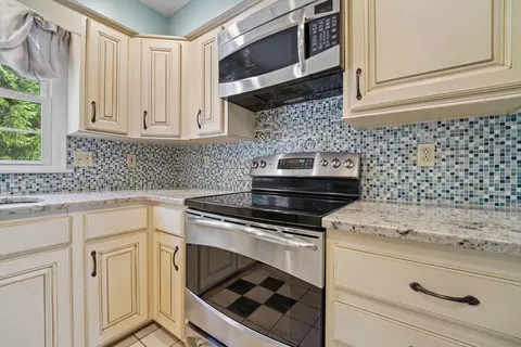 Kitchen - 263 Clark Dr, Circleville, OH 43113 photo 1 of 5