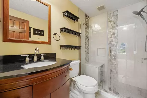 Bath - 263 Clark Dr, Circleville, OH 43113 photo 4 of 4