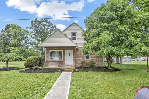 2015 Highland Rd, Zanesville, OH 43701