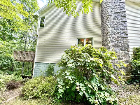 Exterior - 31044 Mays Rd, Logan, OH 43138 photo 9 of 12