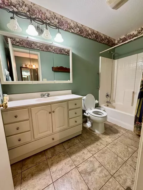 Bath - 31044 Mays Rd, Logan, OH 43138 photo 2 of 4