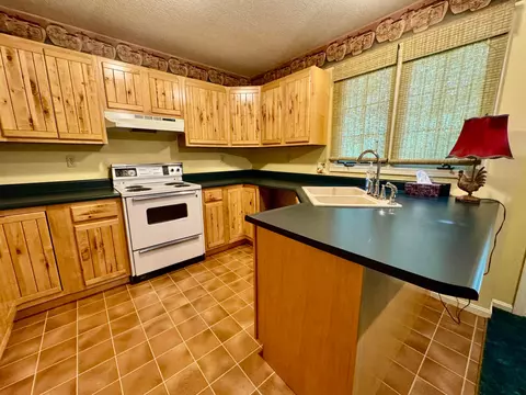 Kitchen - 31044 Mays Rd, Logan, OH 43138 photo 3 of 3