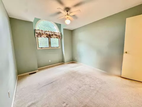 Bedroom - 31044 Mays Rd, Logan, OH 43138 photo 2 of 2