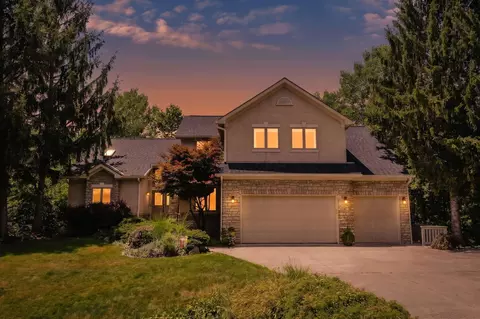 3694 Waverly Place Dr, Lewis Center, OH 43035