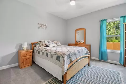 Bedroom - 6095 Appleman Rd SE, Newark, OH 43056 photo 5 of 6