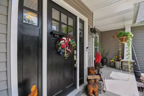 Entry Way - 6095 Appleman Rd SE, Newark, OH 43056 photo 1 of 9