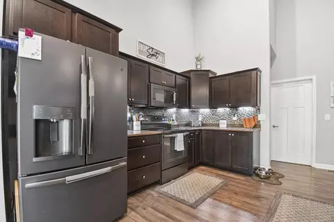 Kitchen - 6095 Appleman Rd SE, Newark, OH 43056 photo 2 of 2