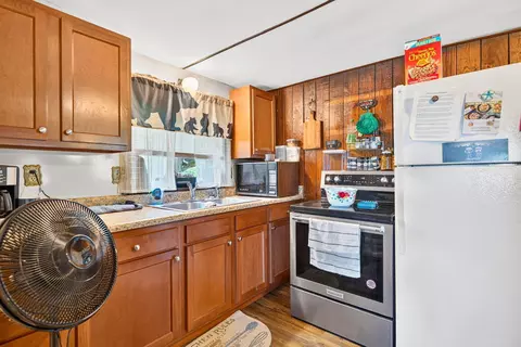 Kitchen - 545 Vine St, Logan, OH 43138 photo 3 of 3