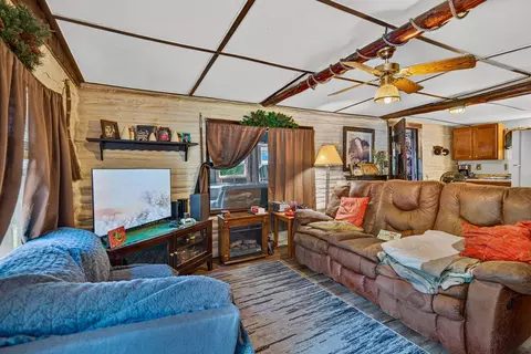Living - 545 Vine St, Logan, OH 43138 photo 6 of 6