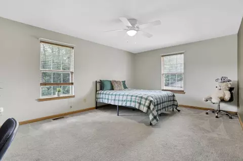 Bedroom - 8258 Lancaster Rd, Hebron, OH 43025 photo 3 of 13