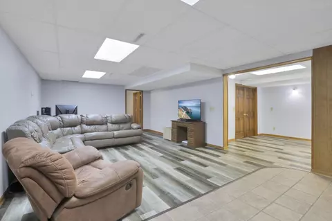 Living - 8258 Lancaster Rd, Hebron, OH 43025 photo 5 of 5