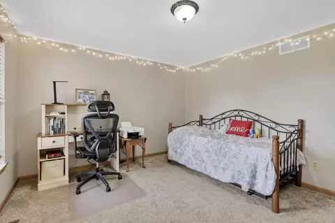 Bedroom - 8258 Lancaster Rd, Hebron, OH 43025 photo 1 of 13