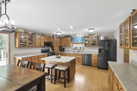 Kitchen - 8258 Lancaster Rd, Hebron, OH 43025 photo 2 of 5