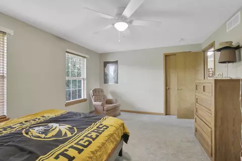 Bedroom - 8258 Lancaster Rd, Hebron, OH 43025 photo 6 of 13