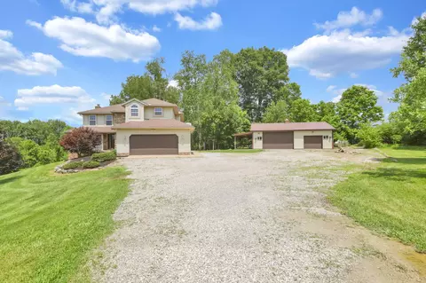 Exterior - 8258 Lancaster Rd, Hebron, OH 43025 photo 4 of 20