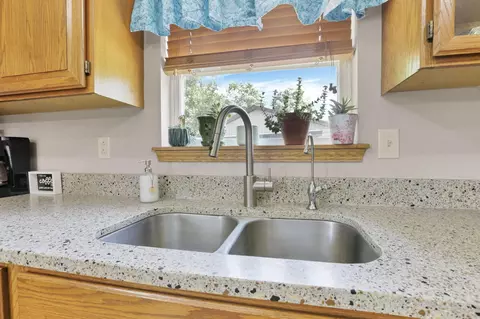 Kitchen - 8258 Lancaster Rd, Hebron, OH 43025 photo 5 of 5