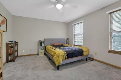 Bedroom - 8258 Lancaster Rd, Hebron, OH 43025 photo 5 of 13