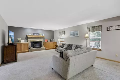 Living - 8258 Lancaster Rd, Hebron, OH 43025 photo 1 of 5