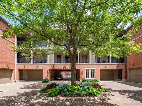871 S Pearl St, Columbus, OH 43206