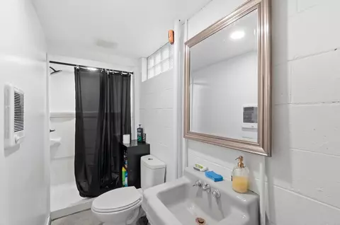 Bath - 1801 Beacon St, Springfield, OH 45505 photo 5 of 5