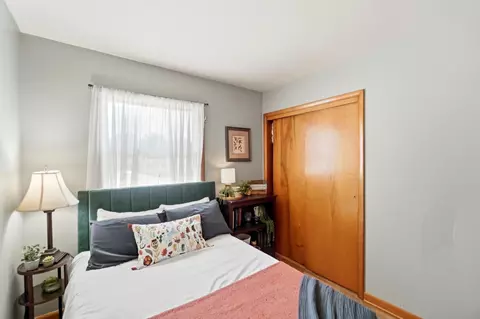 Bedroom - 1801 Beacon St, Springfield, OH 45505 photo 5 of 12