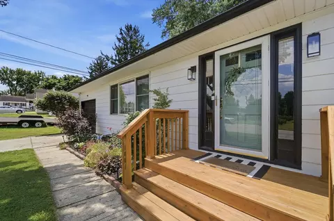 Exterior - 1801 Beacon St, Springfield, OH 45505 photo 6 of 21