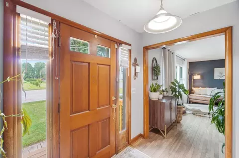 Entry Way - 1801 Beacon St, Springfield, OH 45505 photo 1 of 2