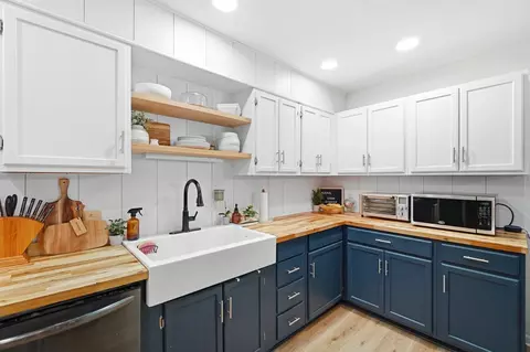 Kitchen - 1801 Beacon St, Springfield, OH 45505 photo 4 of 8