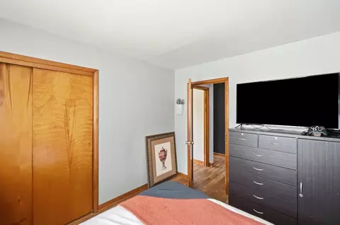 Bedroom - 1801 Beacon St, Springfield, OH 45505 photo 6 of 12