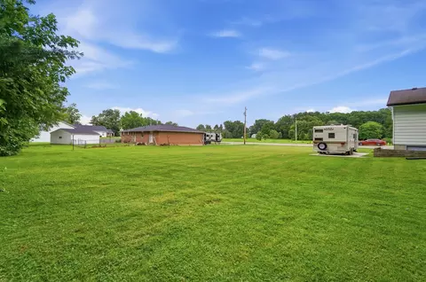 Exterior - 1801 Beacon St, Springfield, OH 45505 photo 8 of 21