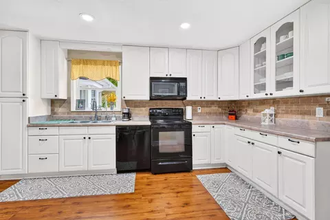 Kitchen - 10440 Borror Rd, Orient, OH 43146 photo 4 of 4
