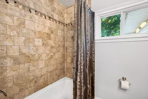 Bath - 10440 Borror Rd, Orient, OH 43146 photo 2 of 4