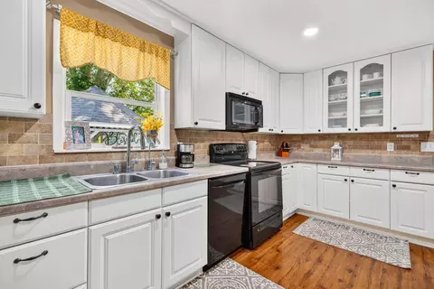 Kitchen - 10440 Borror Rd, Orient, OH 43146 photo 2 of 4