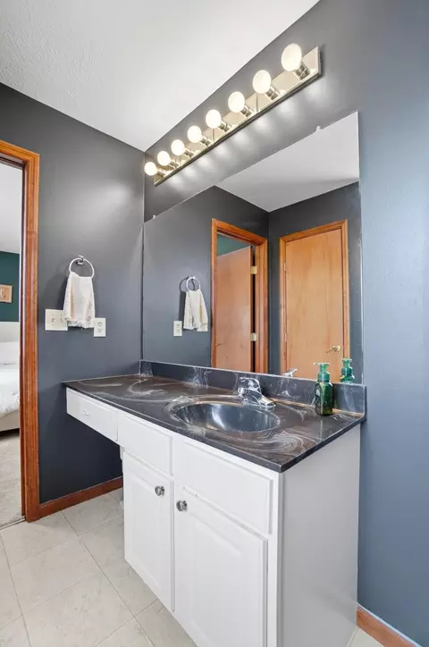 Bath - 27611 Kime Holderman Rd, Circleville, OH 43113 photo 5 of 10