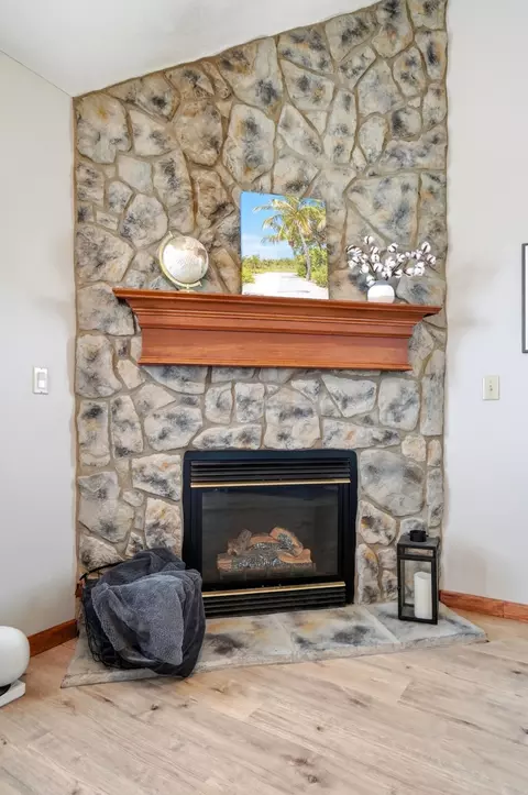 Living - 27611 Kime Holderman Rd, Circleville, OH 43113 photo 4 of 8