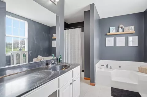 Bath - 27611 Kime Holderman Rd, Circleville, OH 43113 photo 3 of 10