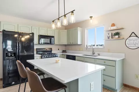 Kitchen - 27611 Kime Holderman Rd, Circleville, OH 43113 photo 5 of 9