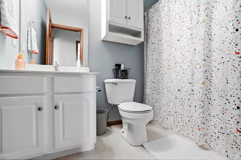 Bath - 27611 Kime Holderman Rd, Circleville, OH 43113 photo 9 of 10