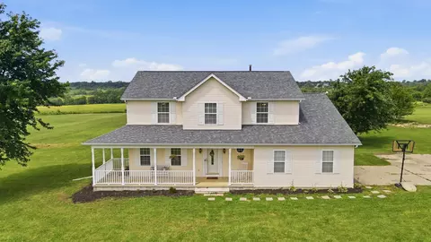 Exterior - 27611 Kime Holderman Rd, Circleville, OH 43113 photo 3 of 30