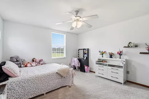 Bedroom - 27611 Kime Holderman Rd, Circleville, OH 43113 photo 8 of 12