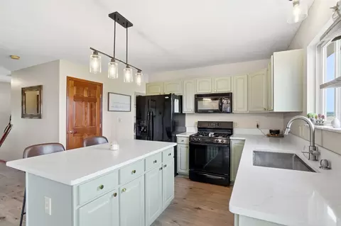 Kitchen - 27611 Kime Holderman Rd, Circleville, OH 43113 photo 6 of 9