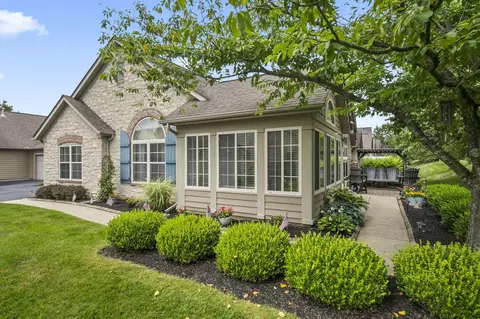 217 Stonegate Loop, Pataskala, OH 43062 photo 4