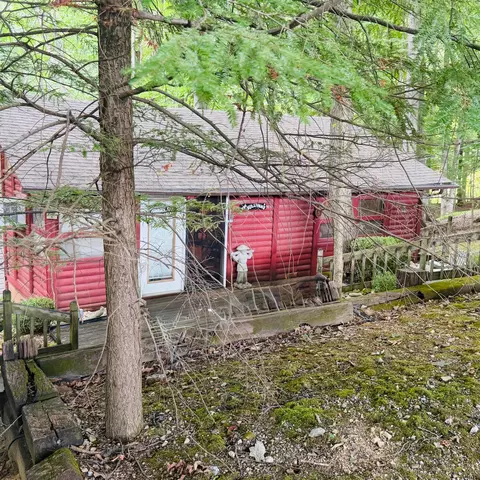 454 Natchez Ln, Sugar Grove, OH 43155