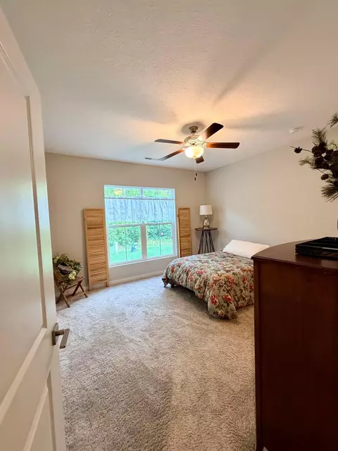 Bedroom - 225 Lenell Loop, Delaware, OH 43015 photo 2 of 3