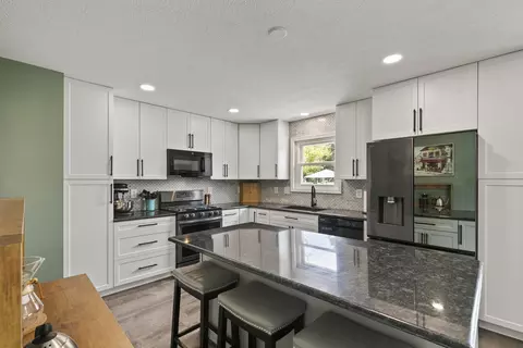 Kitchen - 5675 Stevens Dr, Orient, OH 43146 photo 2 of 5