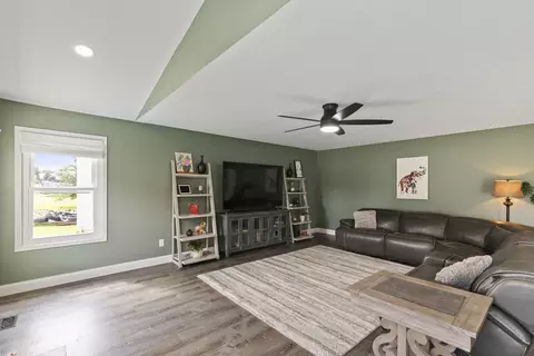 Living - 5675 Stevens Dr, Orient, OH 43146 photo 1 of 1