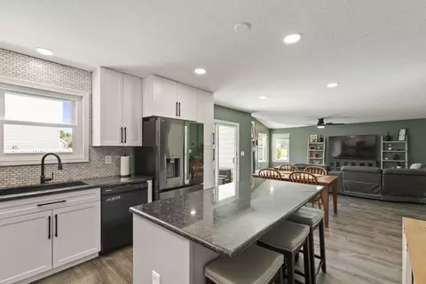 Kitchen - 5675 Stevens Dr, Orient, OH 43146 photo 3 of 5