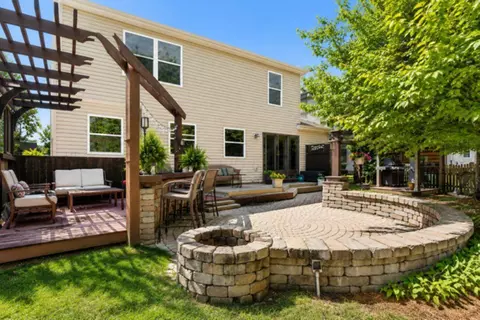 3724 Pleasantbrook Dr, Hilliard, OH 43026